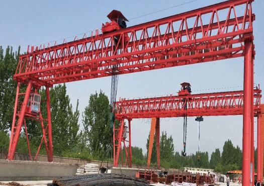 提梁机上方的吊杆装置，单杆和双杆有什么作用？